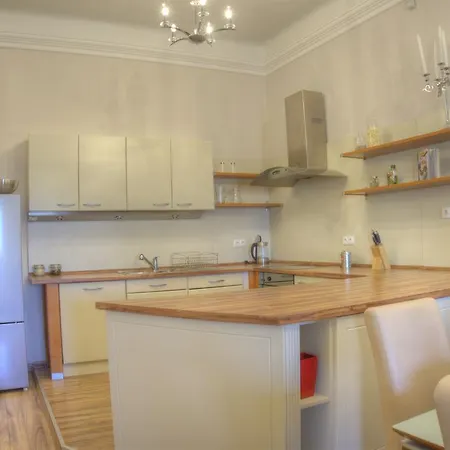 V1 | Hostaid Apartment *