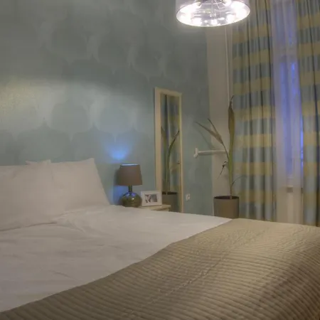 V1 | Hostaid Budapest